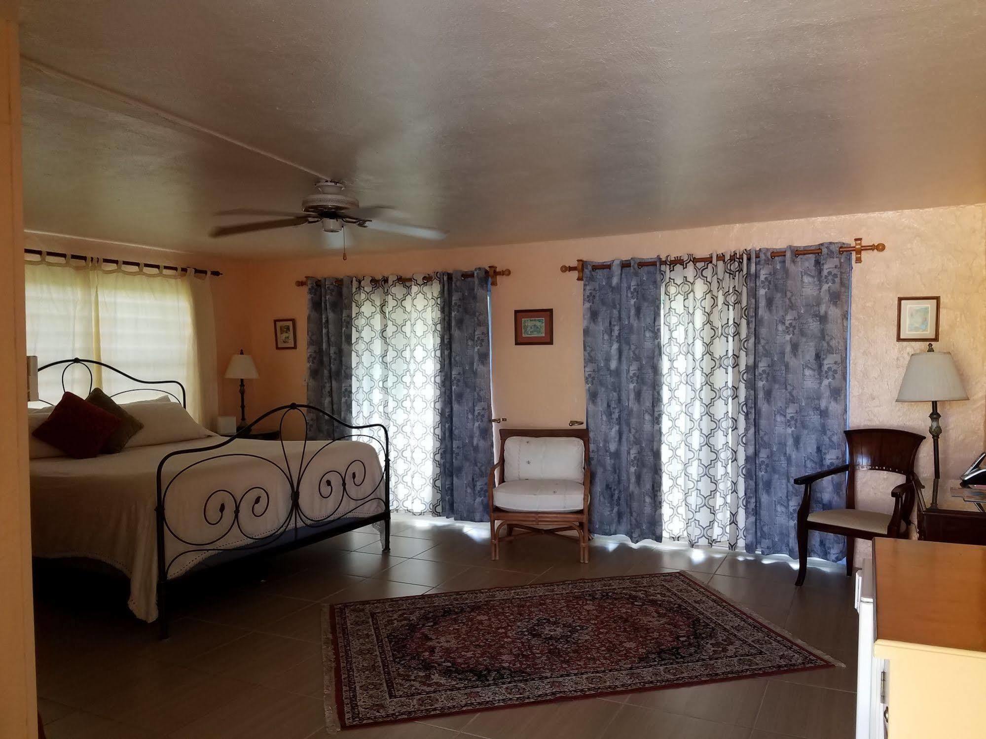 Carringtons Inn Saint Croix Island ภายนอก รูปภาพ